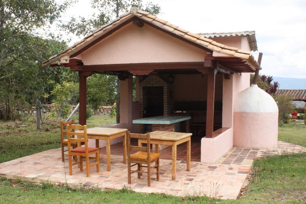 Hacienda El Pinar Del Viento Bed & Breakfast Виля Де Лейва Екстериор снимка